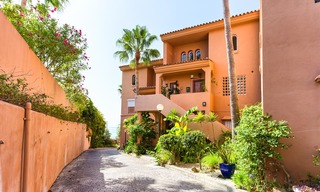 Penthouse appartement te koop in een eerstelijns strand complex in Estepona 24653 