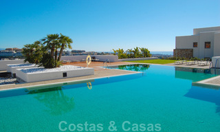 Alanda Los Flamingos Golf: Moderne ruime luxeappartementen met golf- en zeezicht te koop in Marbella - Benahavis 24696 