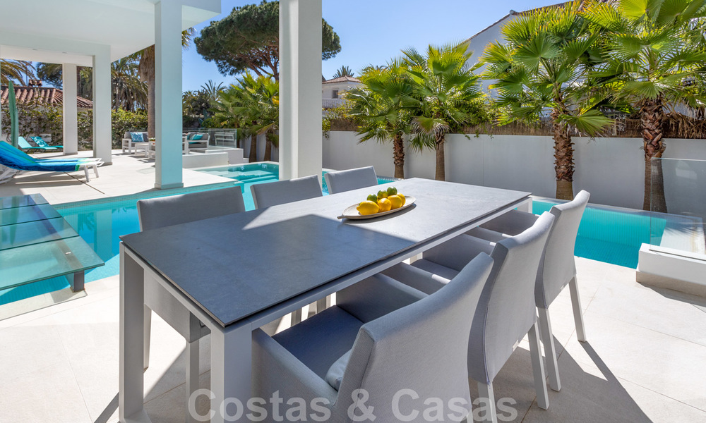 VERKOCHT. Prachtige moderne villa nabij het strand, klaar om te bewonen, Marbella Oost. Prijsverlaging 24800