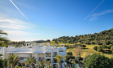 Modern appartement te koop met uitzicht op de golfbaan in Benahavis - Marbella 24882