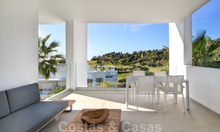 Modern appartement te koop met uitzicht op de golfbaan in Benahavis - Marbella 24890 
