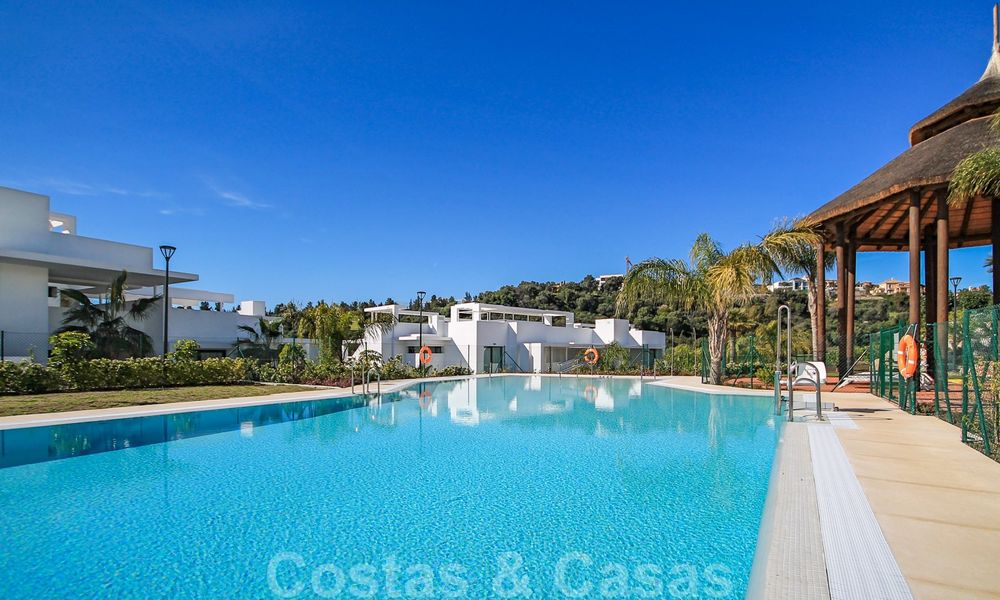 Modern appartement te koop met uitzicht op de golfbaan in Benahavis - Marbella 24893