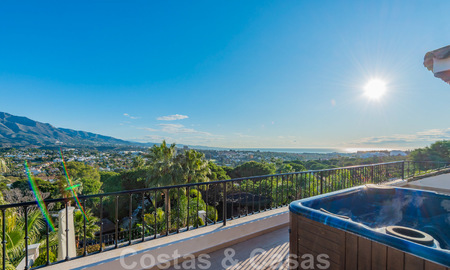 Grote luxe villa te koop met schitterend panoramisch uitzicht over de golfvallei, de bergen en de Middellandse Zee in Nueva Andalucia, Marbella 24994