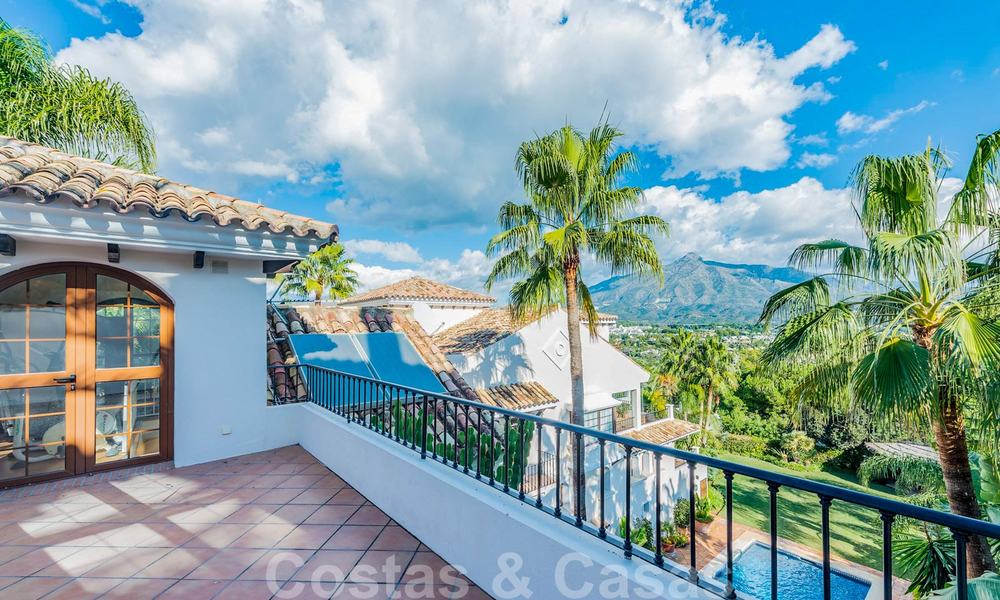 Grote luxe villa te koop met schitterend panoramisch uitzicht over de golfvallei, de bergen en de Middellandse Zee in Nueva Andalucia, Marbella 24996