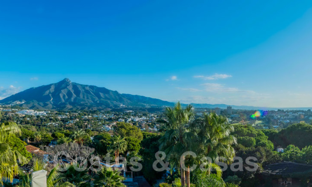 Grote luxe villa te koop met schitterend panoramisch uitzicht over de golfvallei, de bergen en de Middellandse Zee in Nueva Andalucia, Marbella 24997