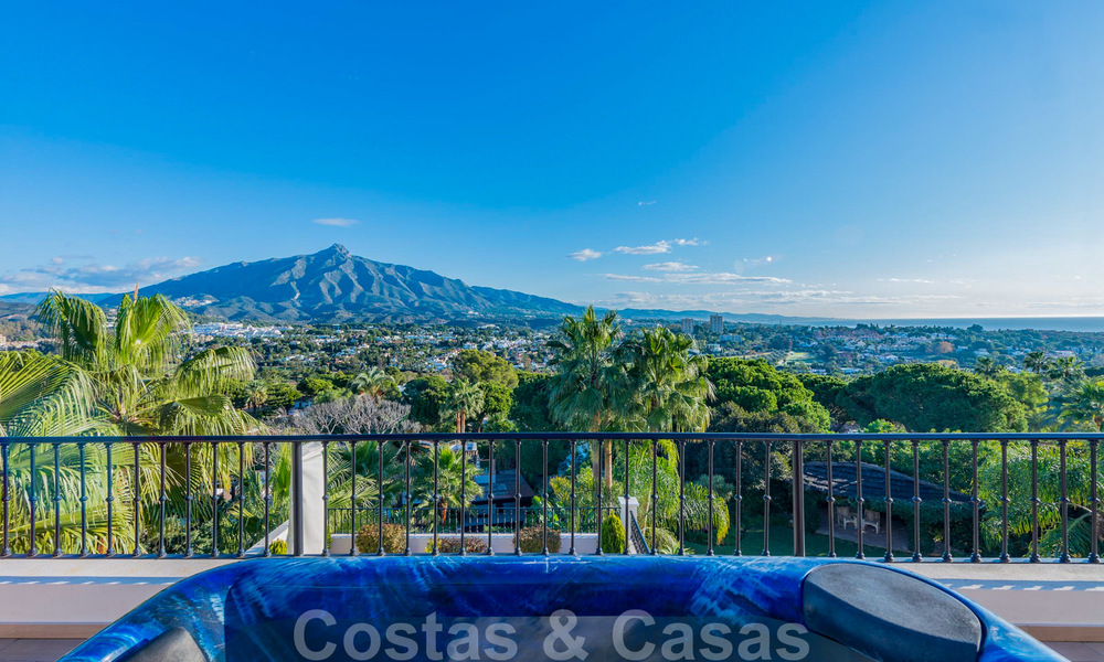Grote luxe villa te koop met schitterend panoramisch uitzicht over de golfvallei, de bergen en de Middellandse Zee in Nueva Andalucia, Marbella 24998