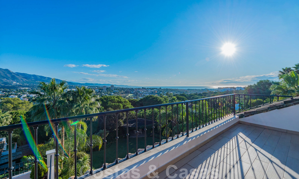 Grote luxe villa te koop met schitterend panoramisch uitzicht over de golfvallei, de bergen en de Middellandse Zee in Nueva Andalucia, Marbella 24999