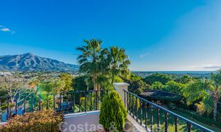 Grote luxe villa te koop met schitterend panoramisch uitzicht over de golfvallei, de bergen en de Middellandse Zee in Nueva Andalucia, Marbella 25012 
