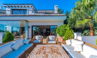 Grote luxe villa te koop met schitterend panoramisch uitzicht over de golfvallei, de bergen en de Middellandse Zee in Nueva Andalucia, Marbella 25015 