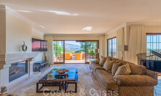 Grote luxe villa te koop met schitterend panoramisch uitzicht over de golfvallei, de bergen en de Middellandse Zee in Nueva Andalucia, Marbella 25020 