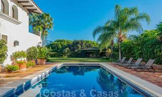 Grote luxe villa te koop met schitterend panoramisch uitzicht over de golfvallei, de bergen en de Middellandse Zee in Nueva Andalucia, Marbella 25029 