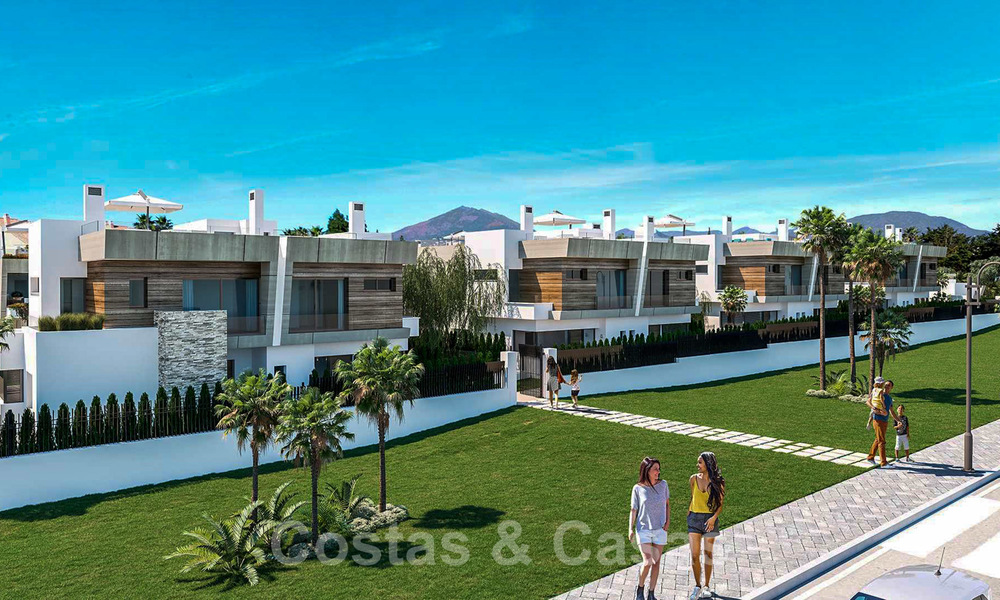 Moderne, halfvrijstaande villa's te koop op 300 meter van het strand - Puerto Banus, Marbella 25101