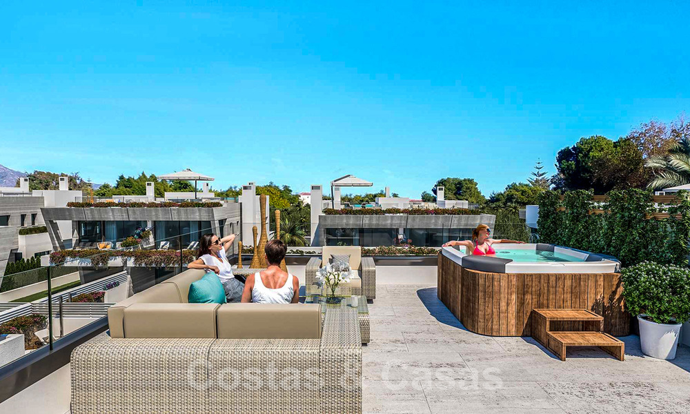 Moderne, halfvrijstaande villa's te koop op 300 meter van het strand - Puerto Banus, Marbella 25110