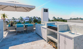 Moderne, halfvrijstaande villa's te koop op 300 meter van het strand - Puerto Banus, Marbella 25121 