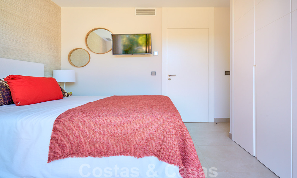 Moderne, halfvrijstaande villa's te koop op 300 meter van het strand - Puerto Banus, Marbella 31653