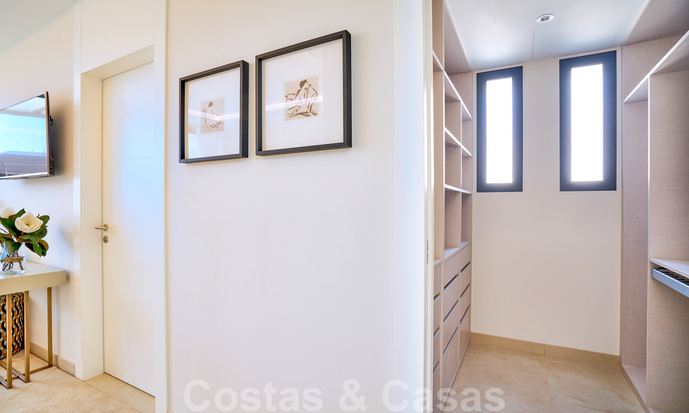 Moderne, halfvrijstaande villa's te koop op 300 meter van het strand - Puerto Banus, Marbella 31659