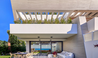 Moderne, halfvrijstaande villa's te koop op 300 meter van het strand - Puerto Banus, Marbella 31676 