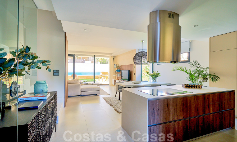 Moderne, halfvrijstaande villa's te koop op 300 meter van het strand - Puerto Banus, Marbella 31678
