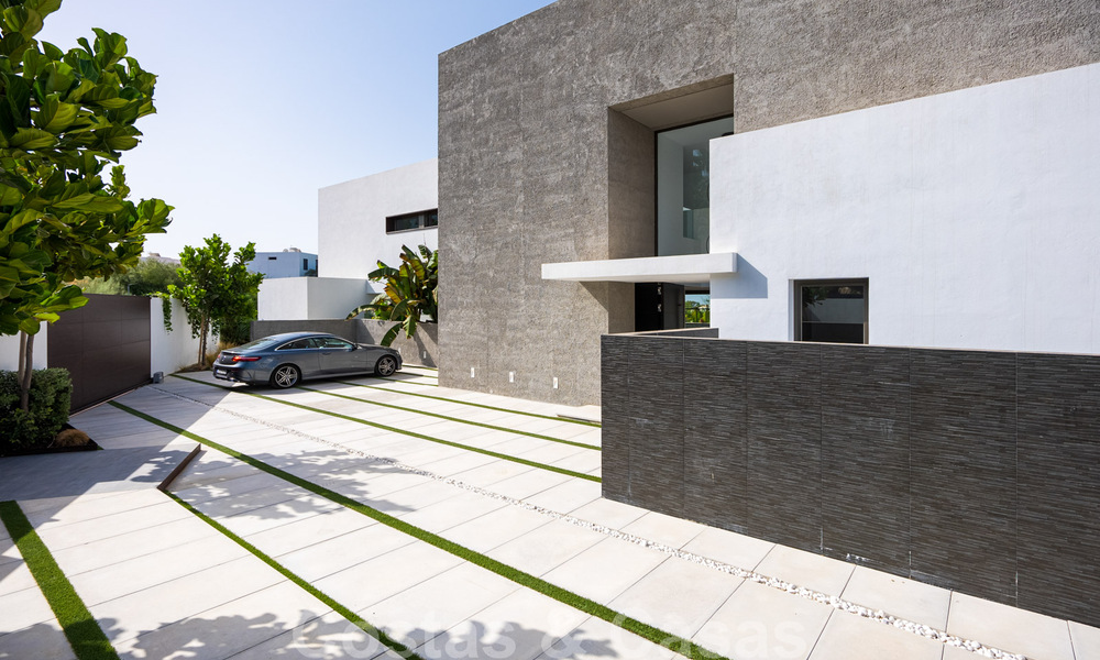 Gloednieuwe ultramoderne luxe villa te koop met zeezicht in Marbella - Benahavis 35678