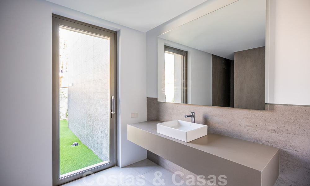 Gloednieuwe ultramoderne luxe villa te koop met zeezicht in Marbella - Benahavis 35684