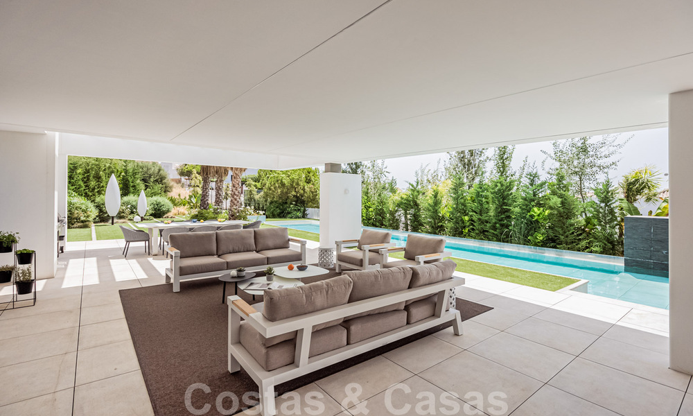 Gloednieuwe ultramoderne luxe villa te koop met zeezicht in Marbella - Benahavis 35692