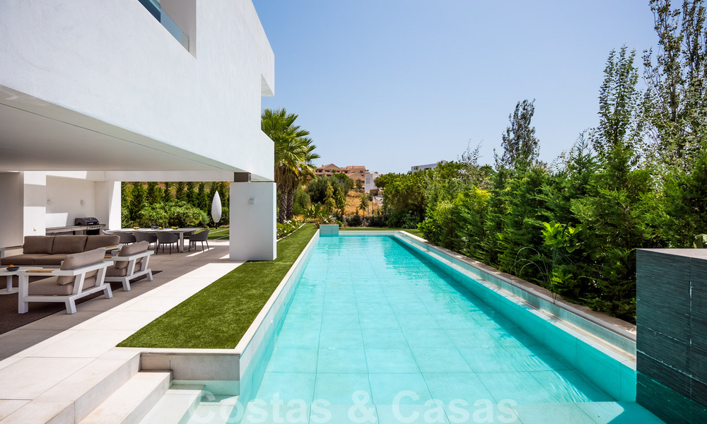 Gloednieuwe ultramoderne luxe villa te koop met zeezicht in Marbella - Benahavis 35693