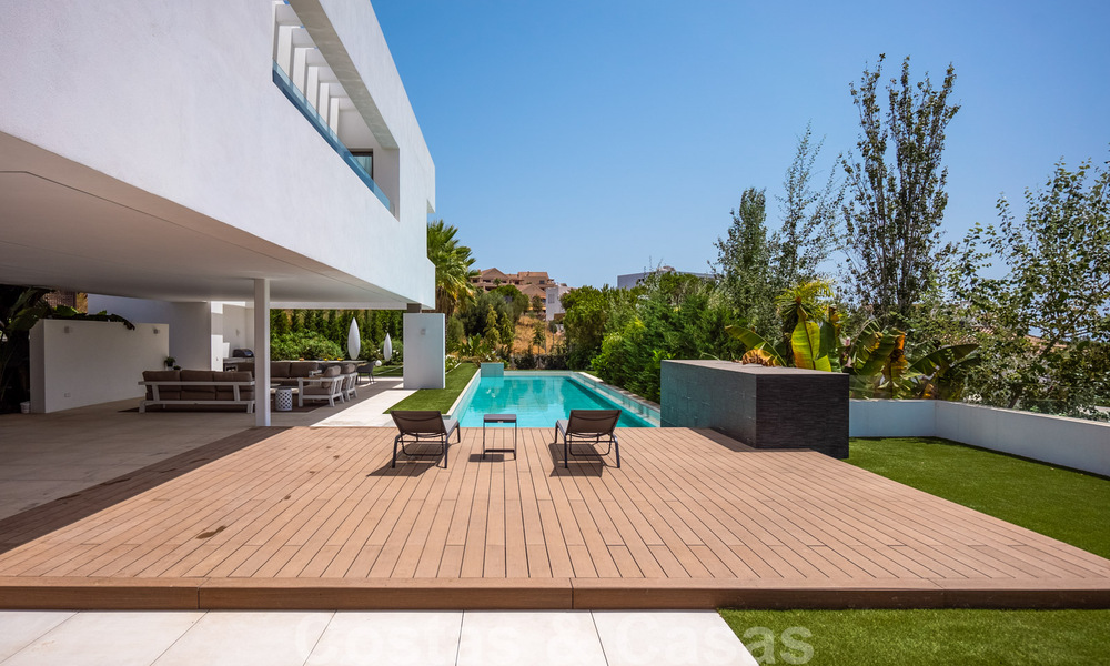 Gloednieuwe ultramoderne luxe villa te koop met zeezicht in Marbella - Benahavis 35696