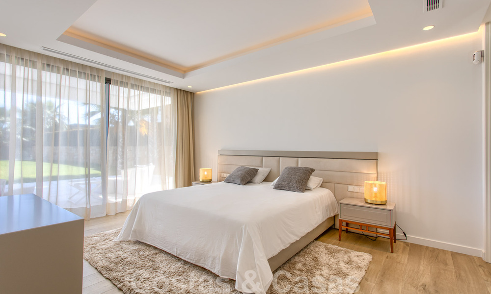 Instapklare nieuwe moderne luxe villa te koop, direct aan de golfbaan gelegen in Marbella - Benahavis 35428