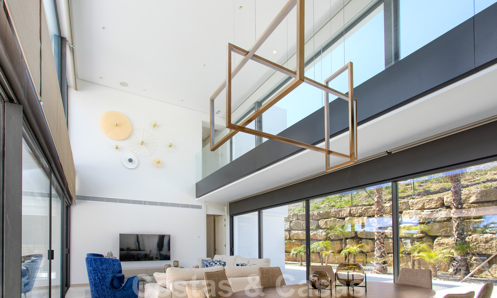 Instapklare nieuwe moderne luxe villa te koop, direct aan de golfbaan gelegen in Marbella - Benahavis 35437
