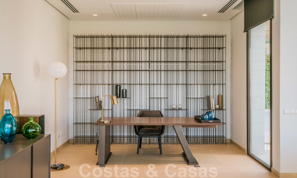 Instapklare nieuwe moderne ruime luxe villa te koop, direct aan de golfbaan gelegen in Marbella - Benahavis 25915