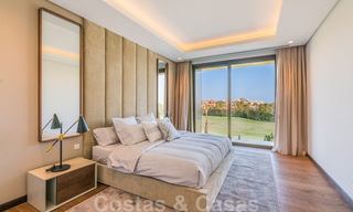 Instapklare nieuwe moderne ruime luxe villa te koop, direct aan de golfbaan gelegen in Marbella - Benahavis 25916 