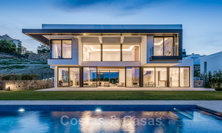 Instapklare nieuwe moderne ruime luxe villa te koop, direct aan de golfbaan gelegen in Marbella - Benahavis 25928 