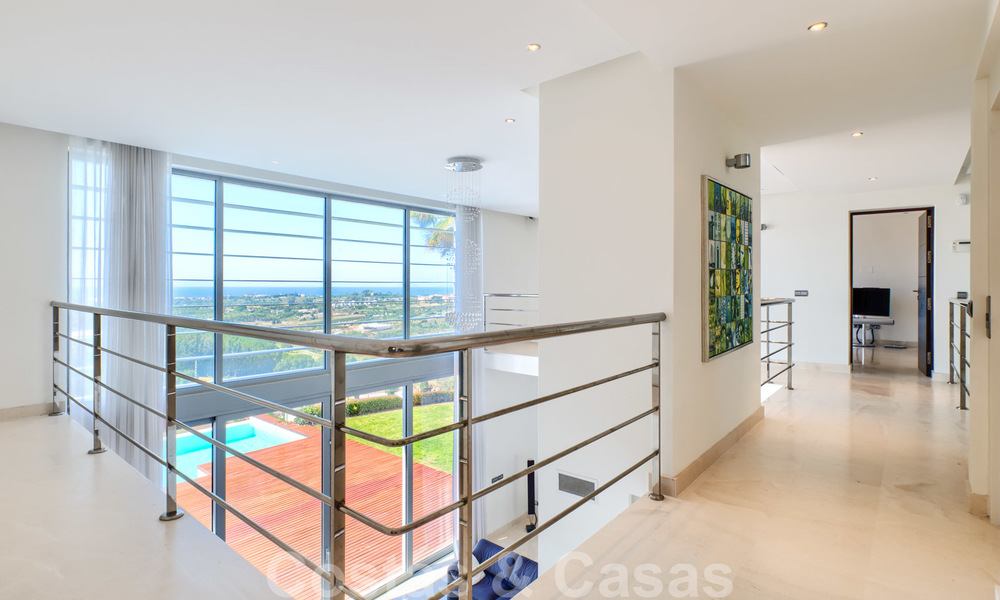 Moderne villa met panoramisch golf- en zeezicht te koop in Los Flamingos Golf in Marbella - Benahavis 26044