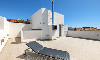 Moderne villa met panoramisch golf- en zeezicht te koop in Los Flamingos Golf in Marbella - Benahavis 26054 