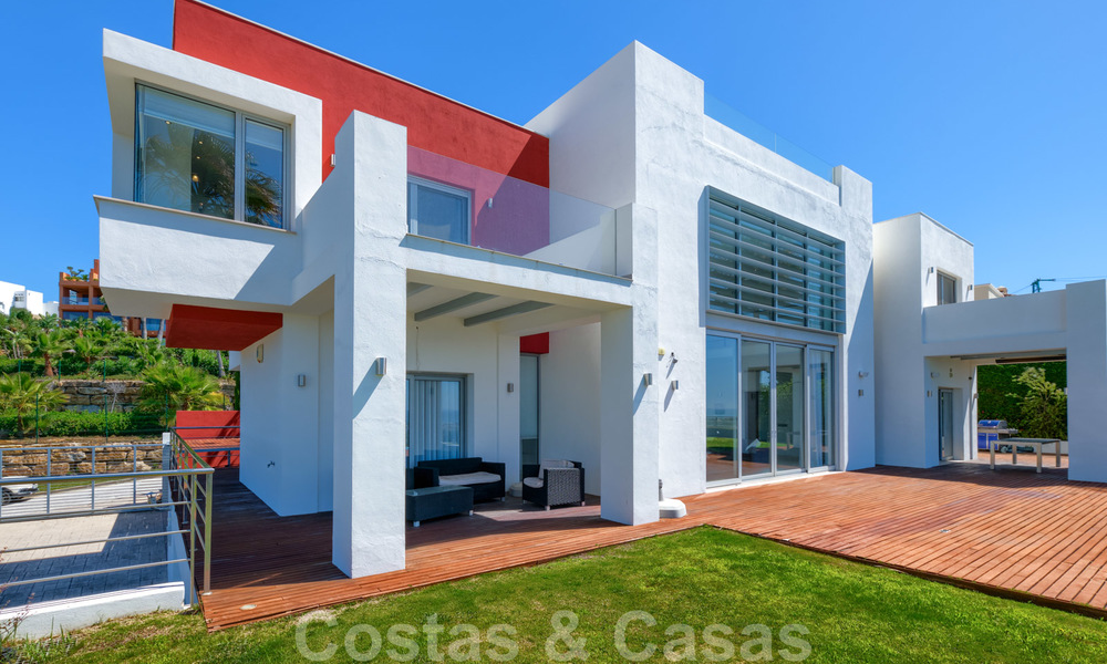 Moderne villa met panoramisch golf- en zeezicht te koop in Los Flamingos Golf in Marbella - Benahavis 26060