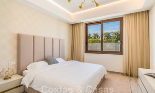 Instapklare warme moderne villa te koop, strandzijde in het prestigieuze Guadalmina Baja te Marbella 26079 