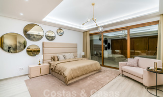 Instapklare warme moderne villa te koop, strandzijde in het prestigieuze Guadalmina Baja te Marbella 26100 