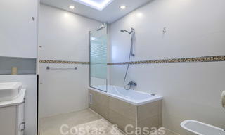 Volledig gerenoveerd modern luxe appartement te koop in de jachthaven van Puerto Banus, Marbella 26220 