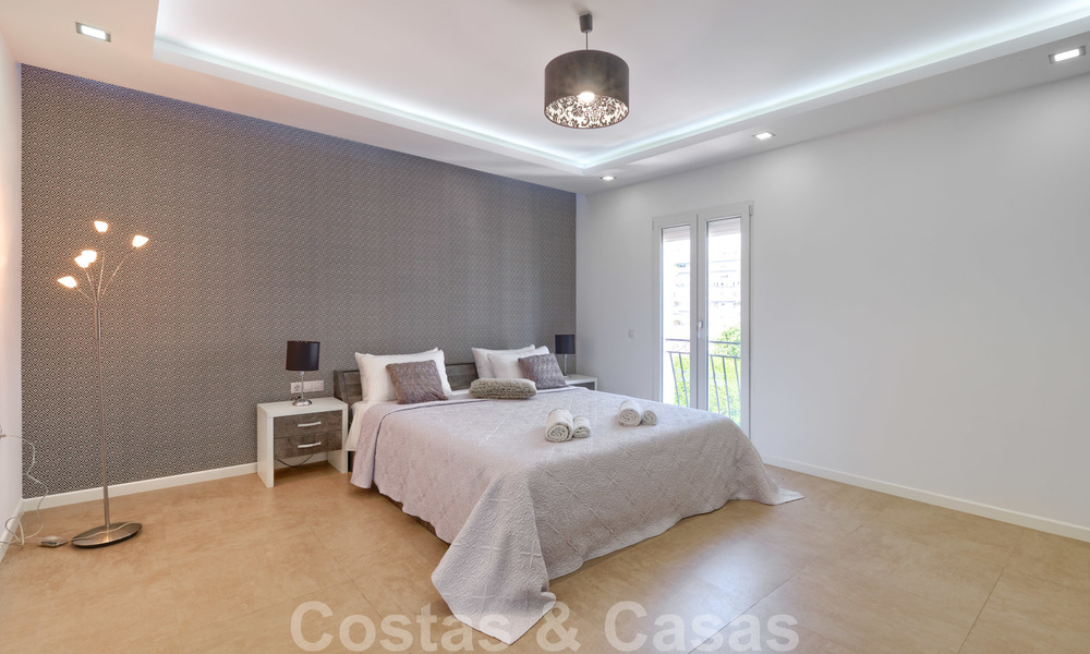 Volledig gerenoveerd modern luxe appartement te koop in de jachthaven van Puerto Banus, Marbella 26222