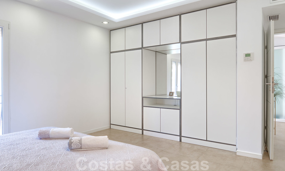 Volledig gerenoveerd modern luxe appartement te koop in de jachthaven van Puerto Banus, Marbella 26224