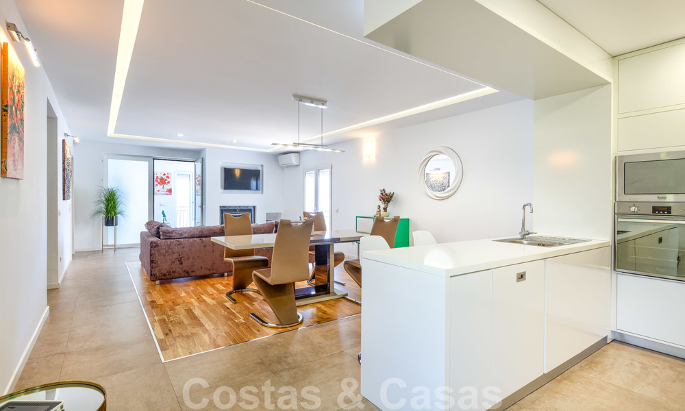 Volledig gerenoveerd modern luxe appartement te koop in de jachthaven van Puerto Banus, Marbella 26237