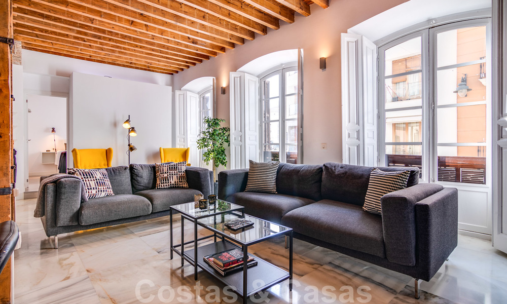 Uitzonderlijke aanbieding: prachtig eigentijds gerenoveerd appartement te koop in het historische centrum van Malaga 26272