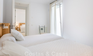 Eerstelijnsgolf en op een steenworp van het strand gelegen designer villa te koop in het chique Guadalmina Baja te Marbella 26339 
