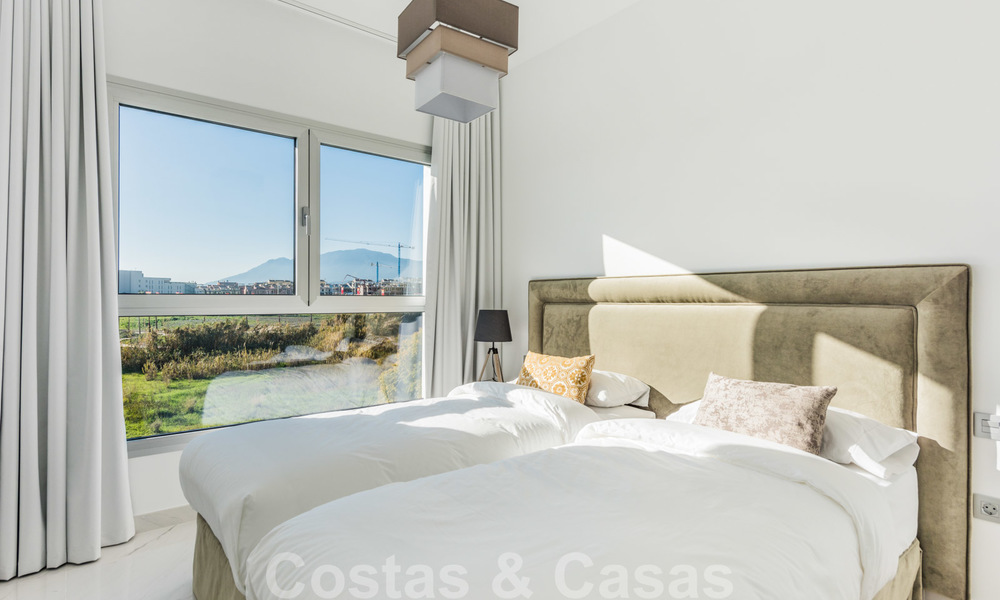 Modern penthouse appartement te koop op de New Golden Mile, tussen Marbella en Estepona, op loopafstand van supermarkten en het strand 26362