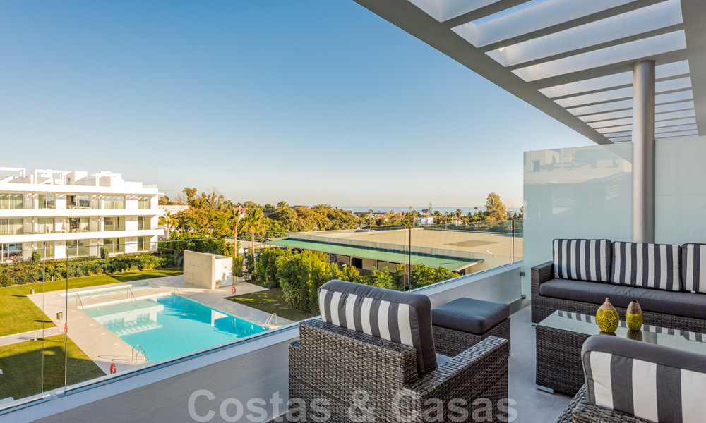 Modern penthouse appartement te koop op de New Golden Mile, tussen Marbella en Estepona, op loopafstand van supermarkten en het strand 26367