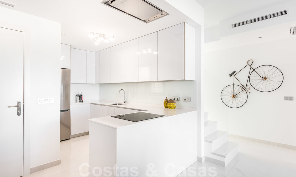 Modern penthouse appartement te koop op de New Golden Mile, tussen Marbella en Estepona, op loopafstand van supermarkten en het strand 26373