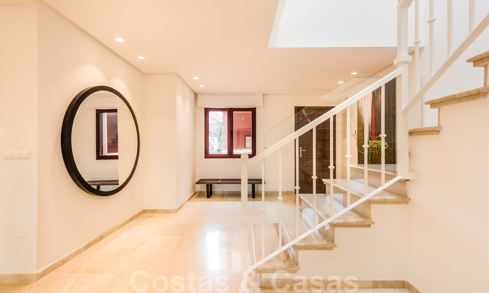4 slaapkamer Penthouse te koop met zeezicht in een strandcomplex in Marbella oost 26389