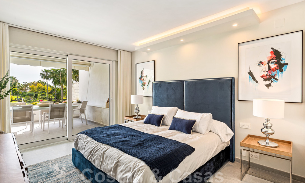Gerenoveerd luxe appartement te koop, eerstelijnsgolf Las Brisas in Nueva Andalucia, Marbella 26558