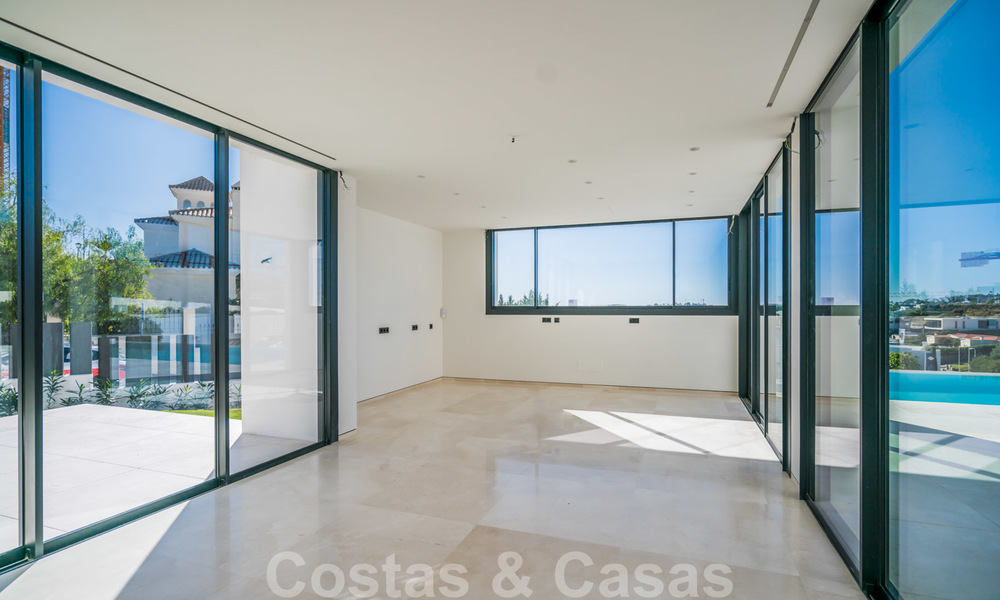 Gloednieuwe moderne luxe villa te koop in Nueva Andalucia, Marbella 26423