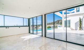 Gloednieuwe moderne luxe villa te koop in Nueva Andalucia, Marbella 26424 
